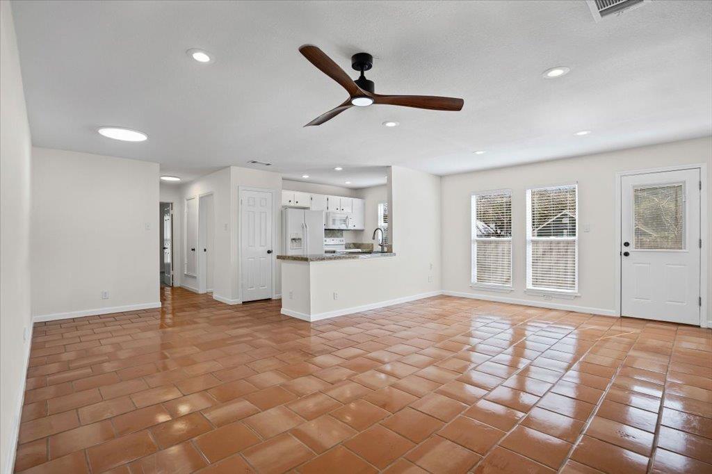 303 Fantail Loop # A