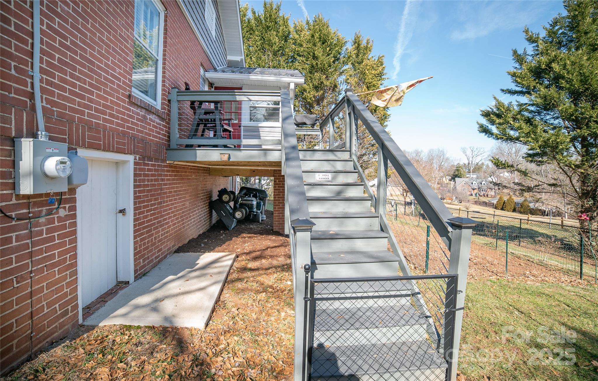 406 Lenoir Street