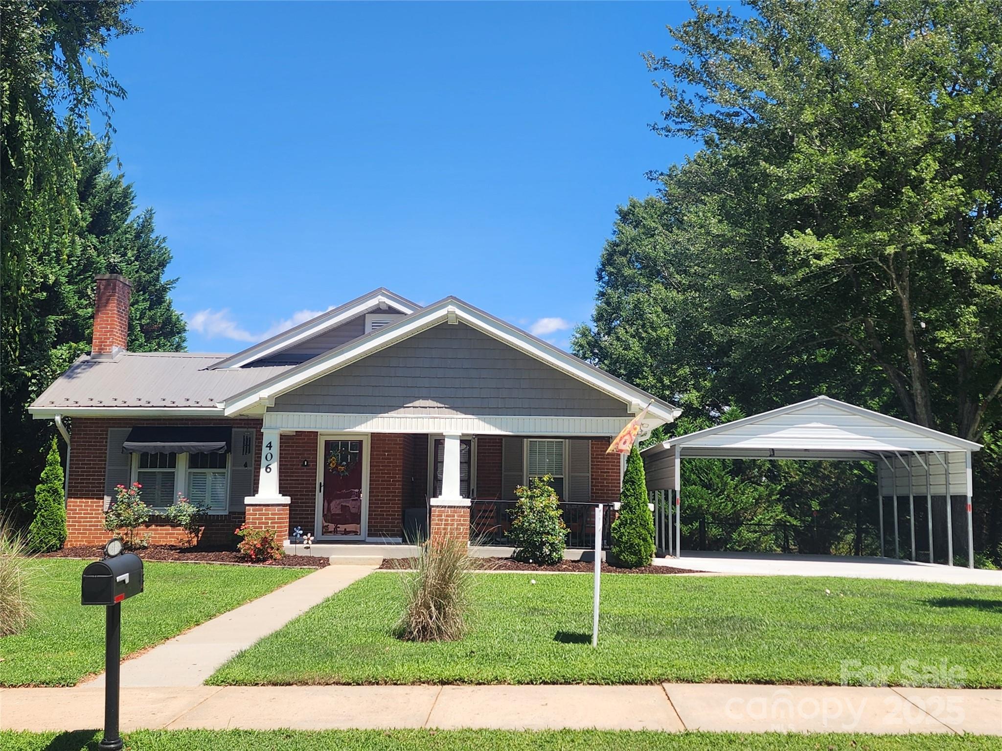 406 Lenoir Street