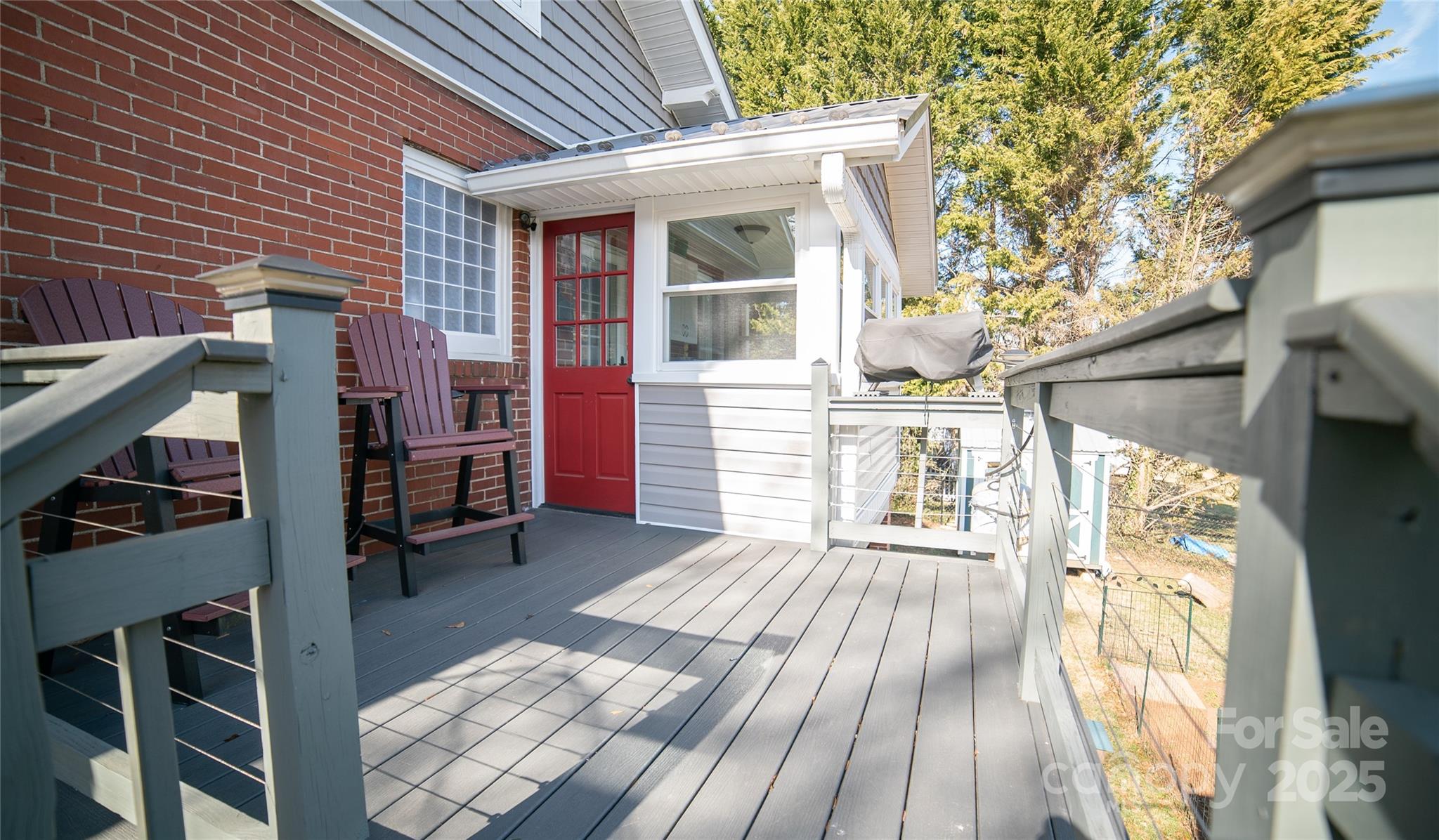 406 Lenoir Street