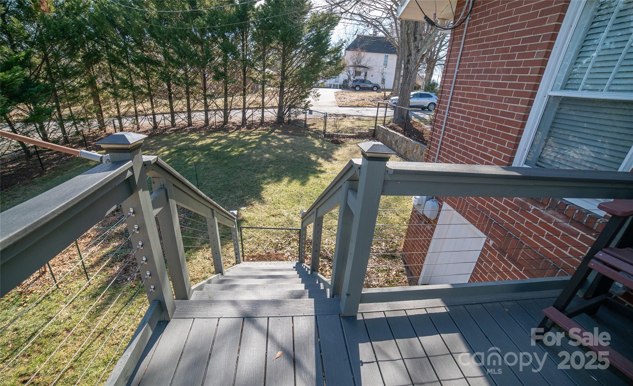 406 Lenoir Street