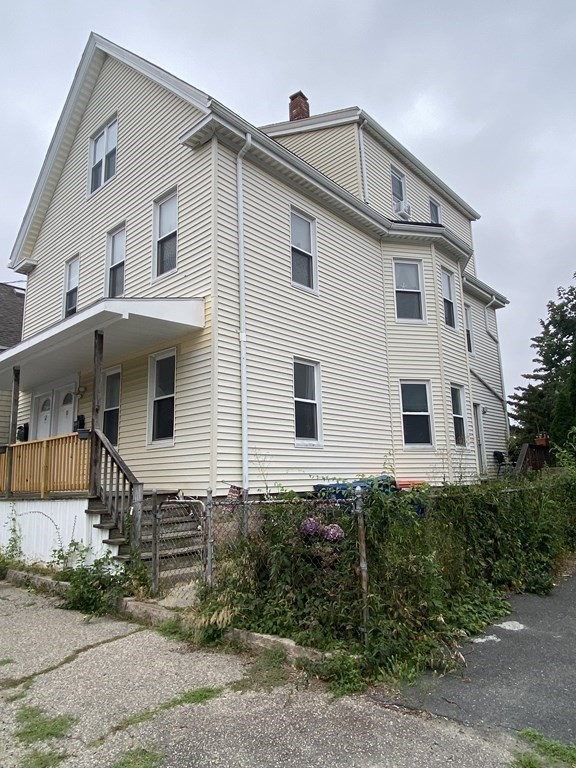 10 - 12 Bourne St # 3