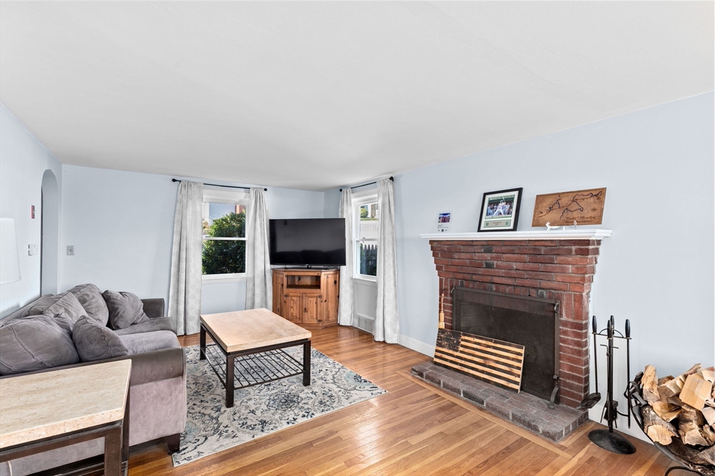81 Great Hill Dr