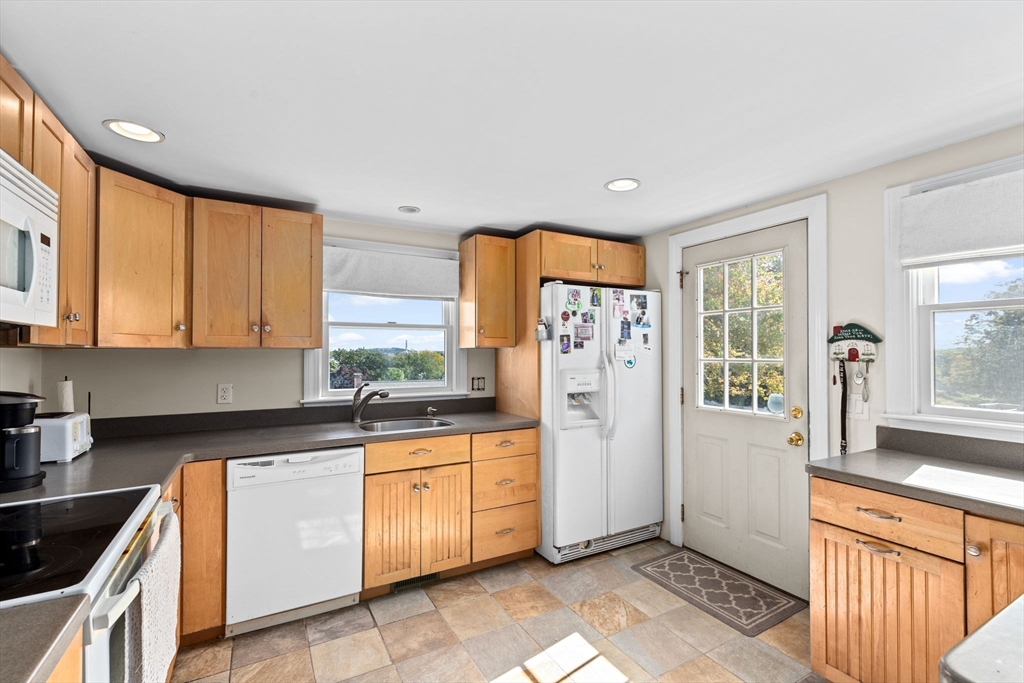 81 Great Hill Dr