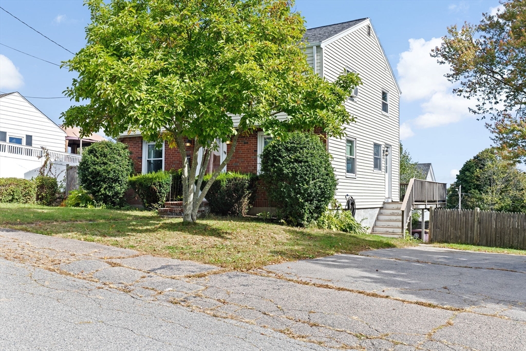 81 Great Hill Dr