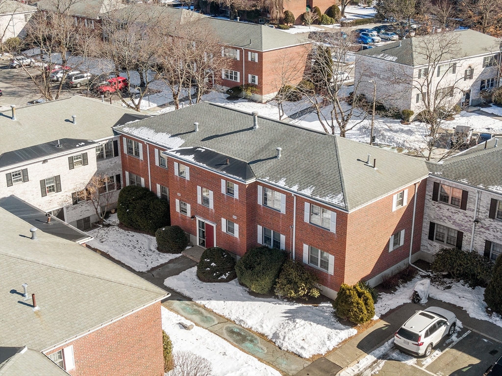 170 Lake Shore Rd # 4