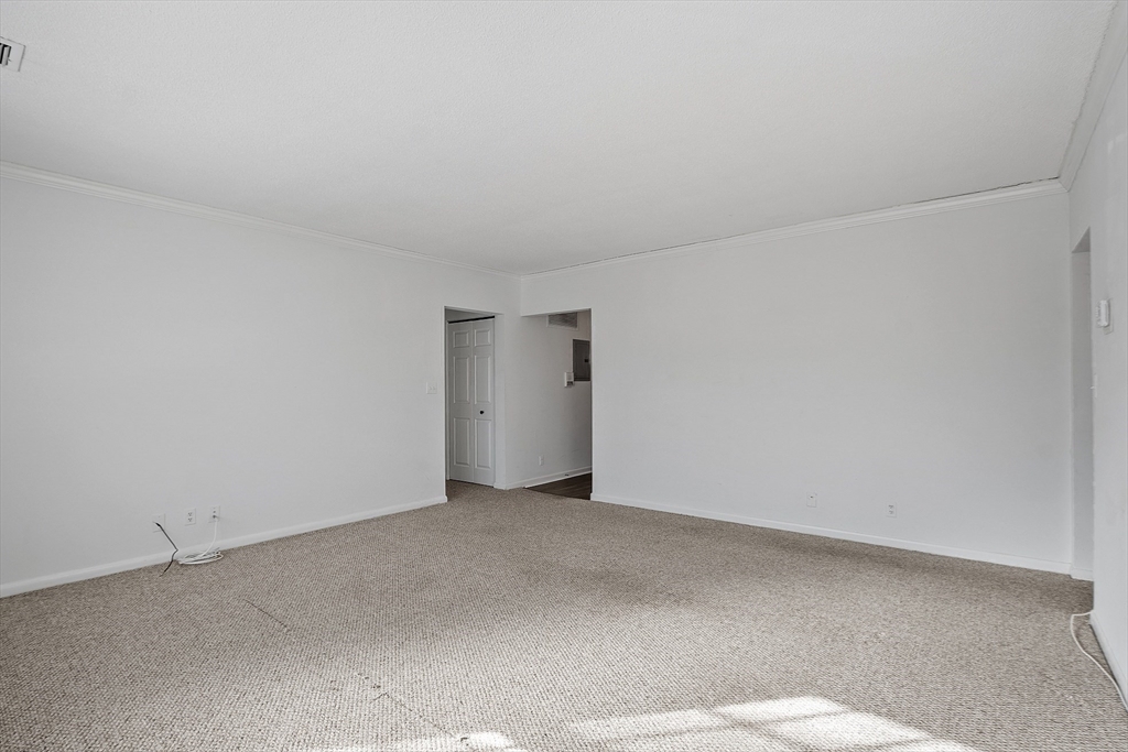 170 Lake Shore Rd # 4