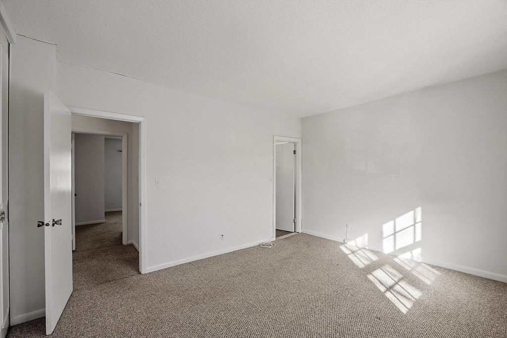 170 Lake Shore Rd # 4