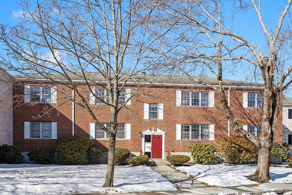 170 Lake Shore Rd # 4