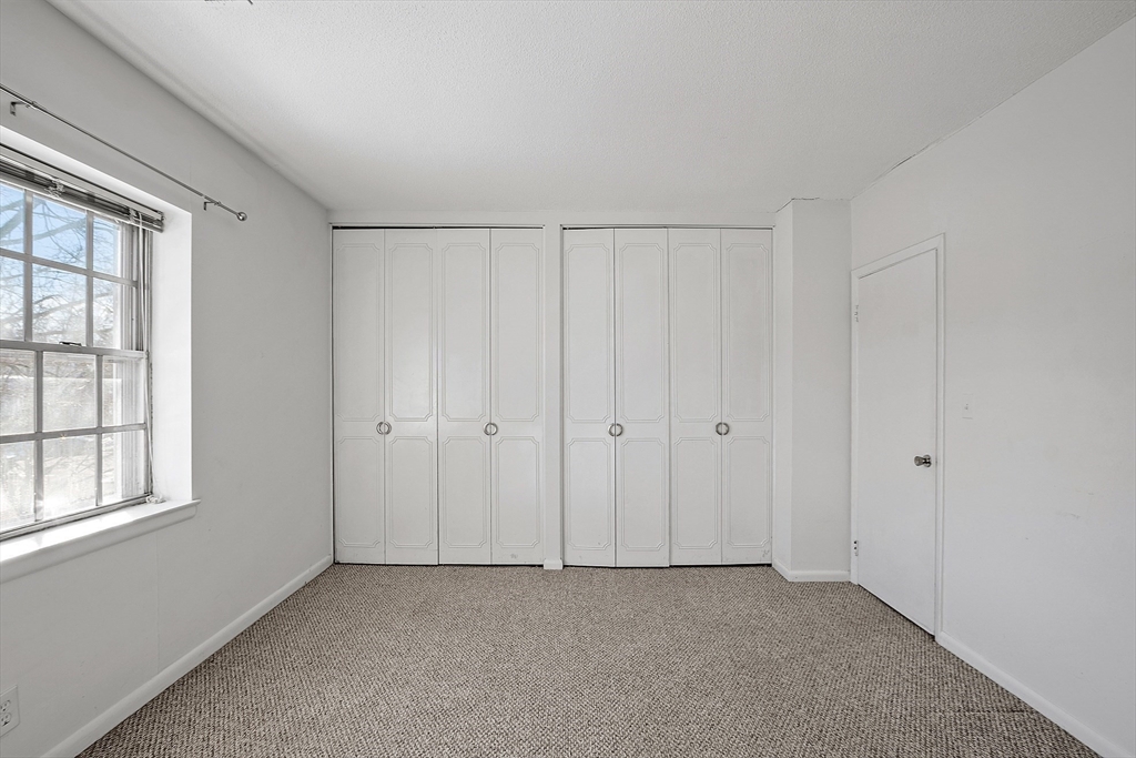 170 Lake Shore Rd # 4