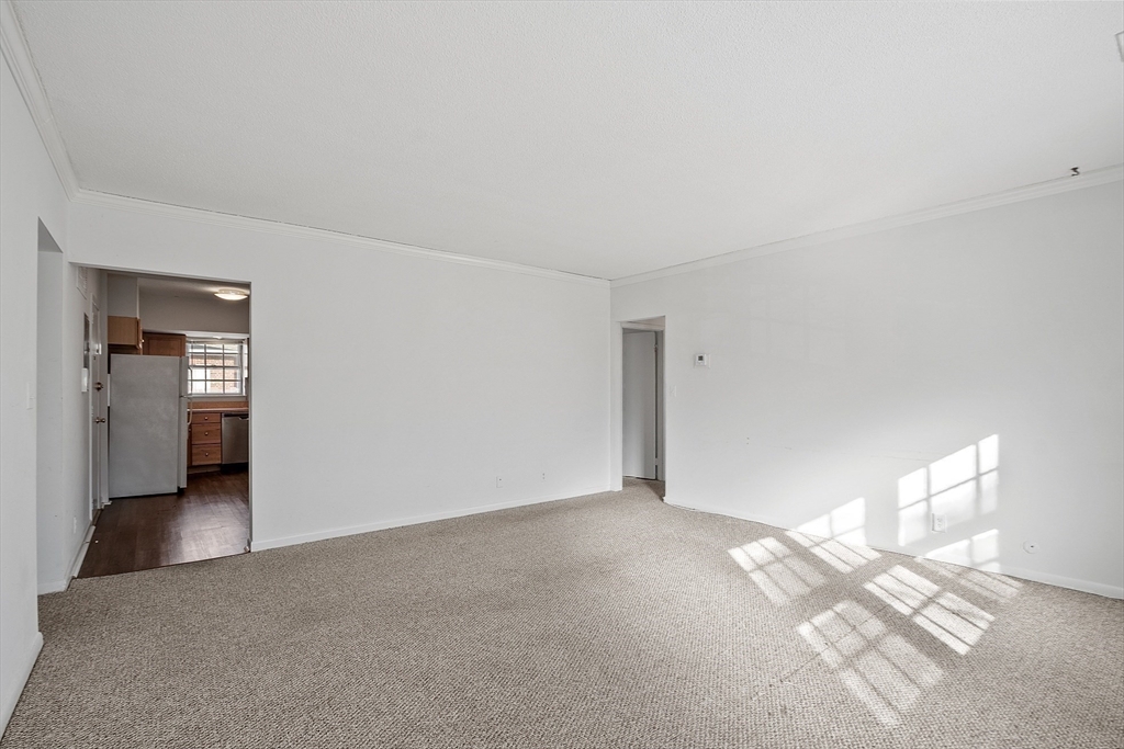 170 Lake Shore Rd # 4