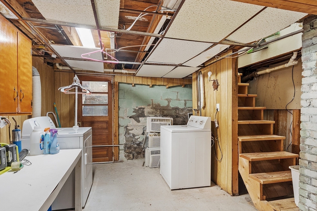 182 Pond St