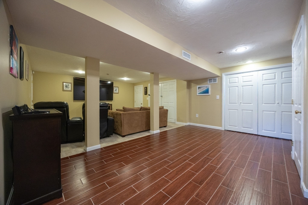 22 Hartley Ave