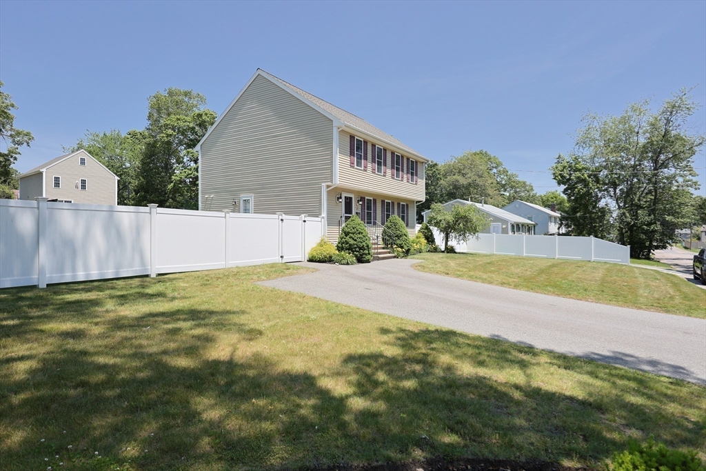 22 Hartley Ave