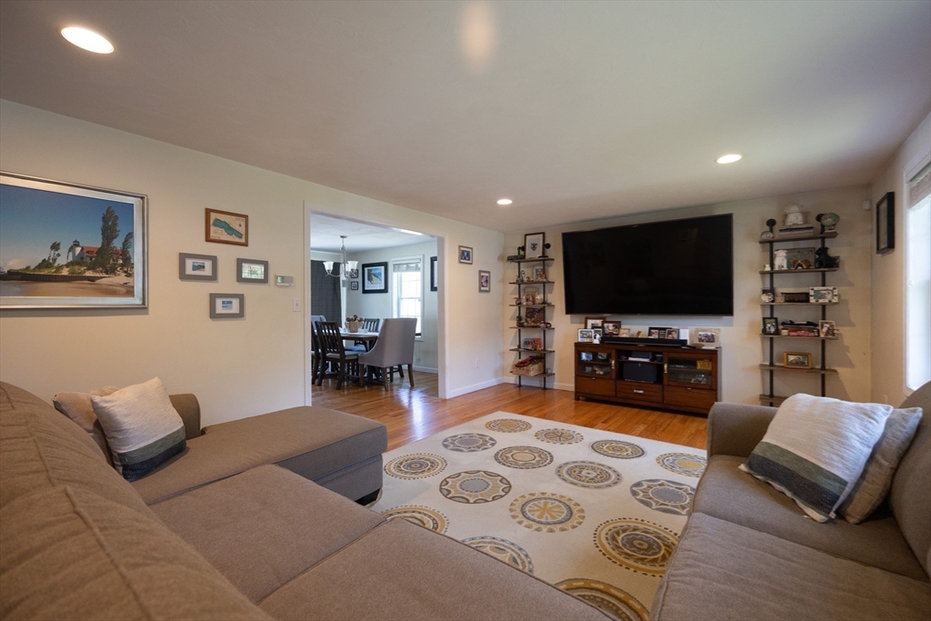 22 Hartley Ave