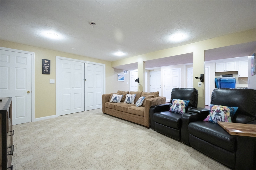 22 Hartley Ave