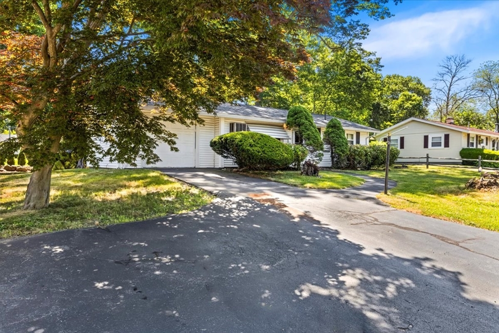 33 Clara Rd