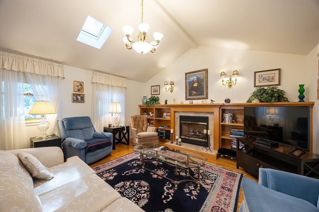 21 Trinity Dr