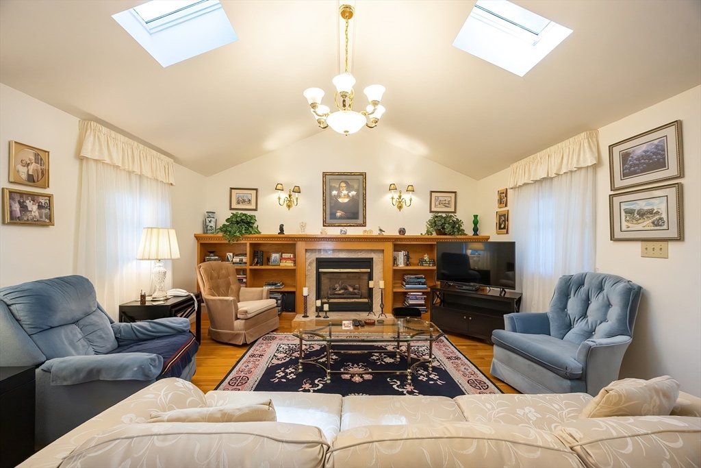 21 Trinity Dr