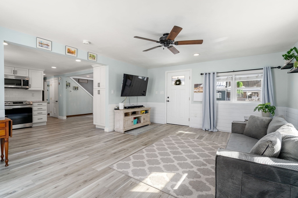 32 Packard Road