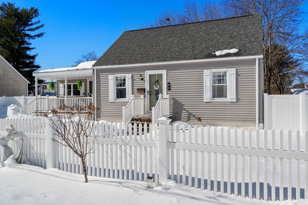 32 Packard Road