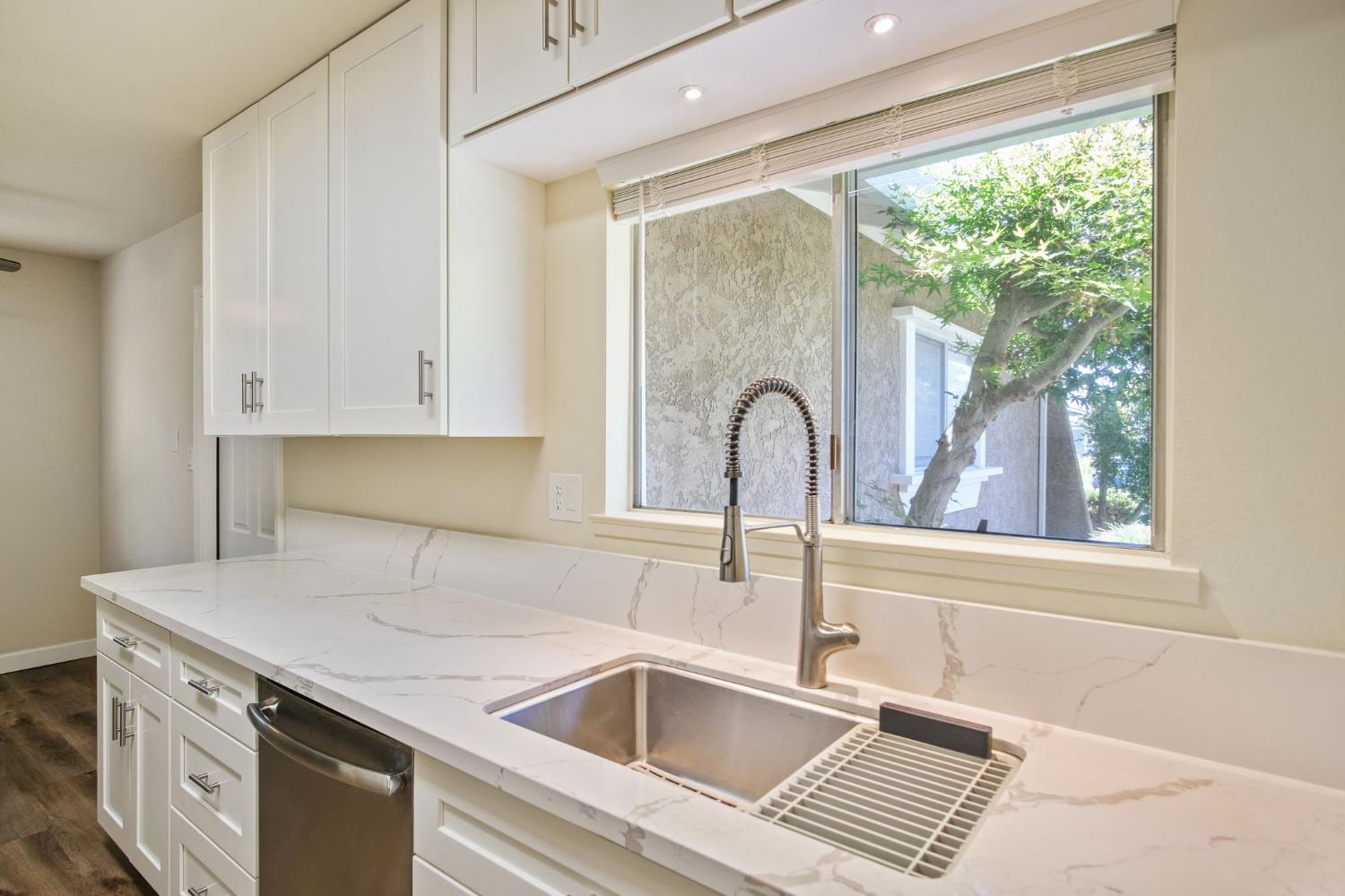401 W Tuolumne Road