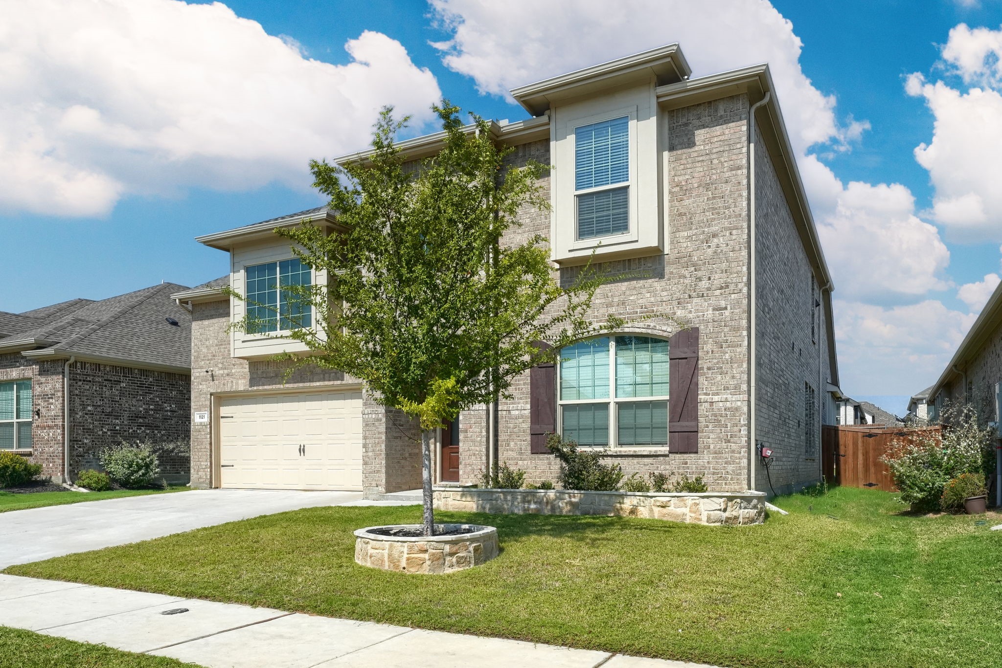 1121 Canuela Way