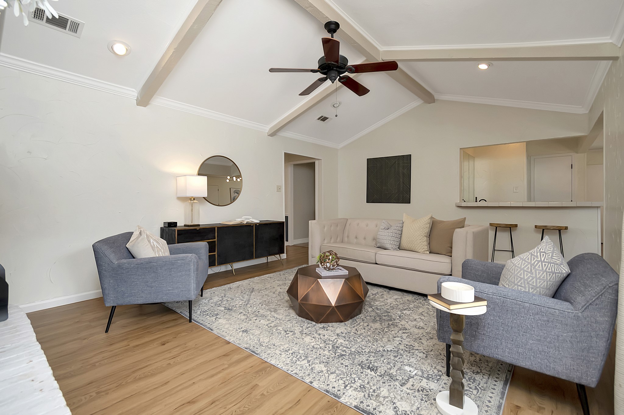 1042 Wilshire Drive