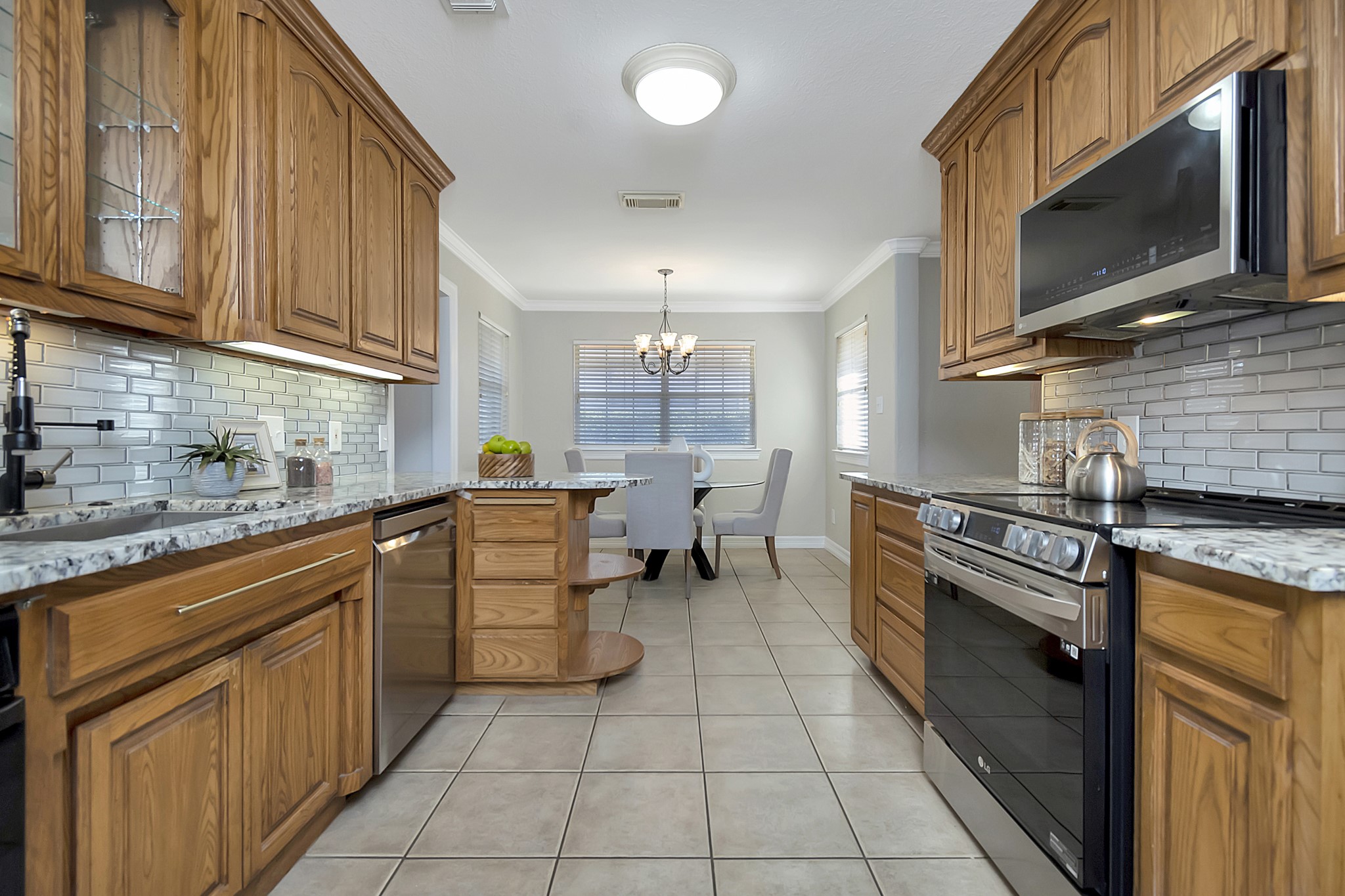 1042 Wilshire Drive