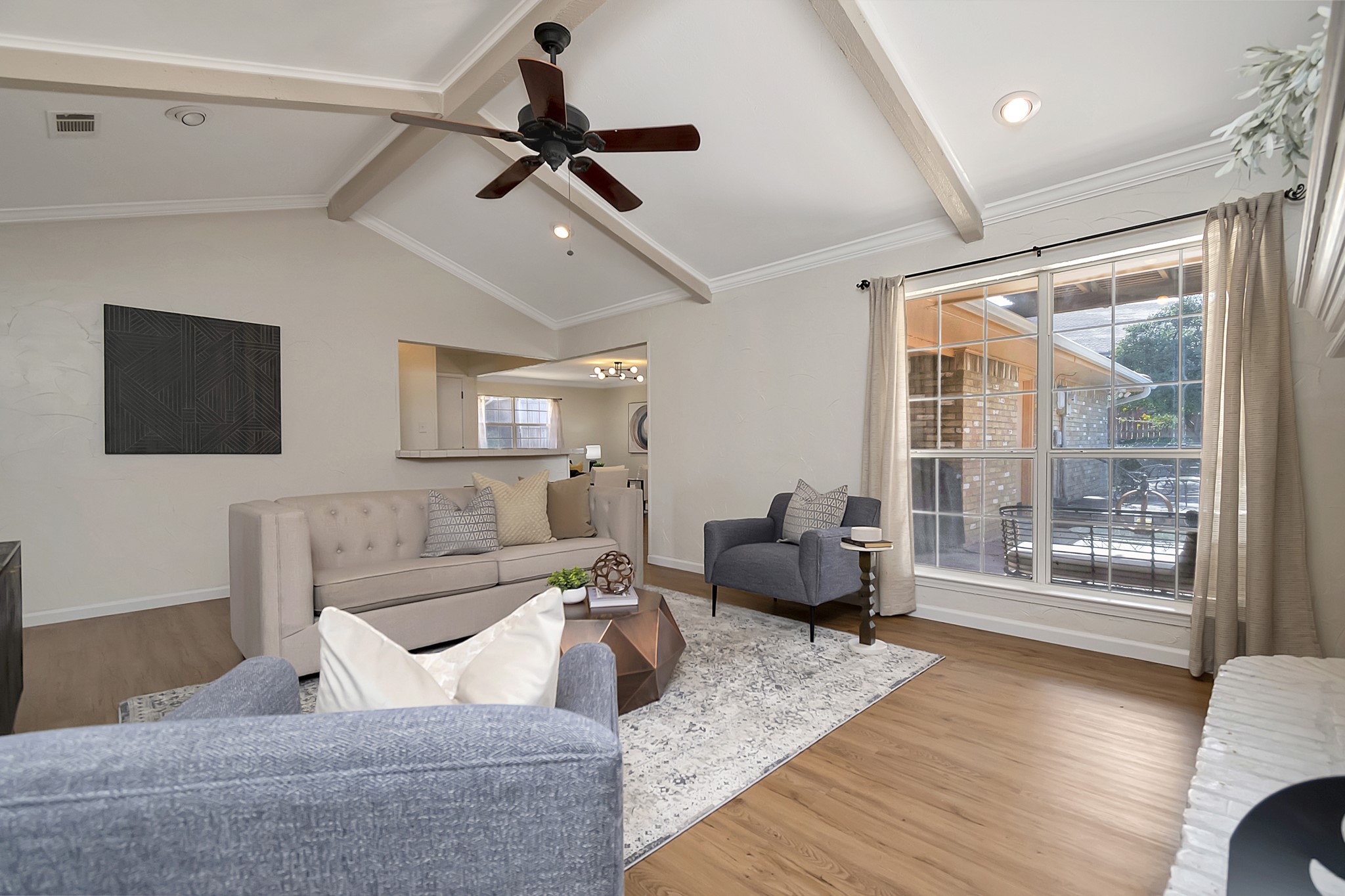 1042 Wilshire Drive