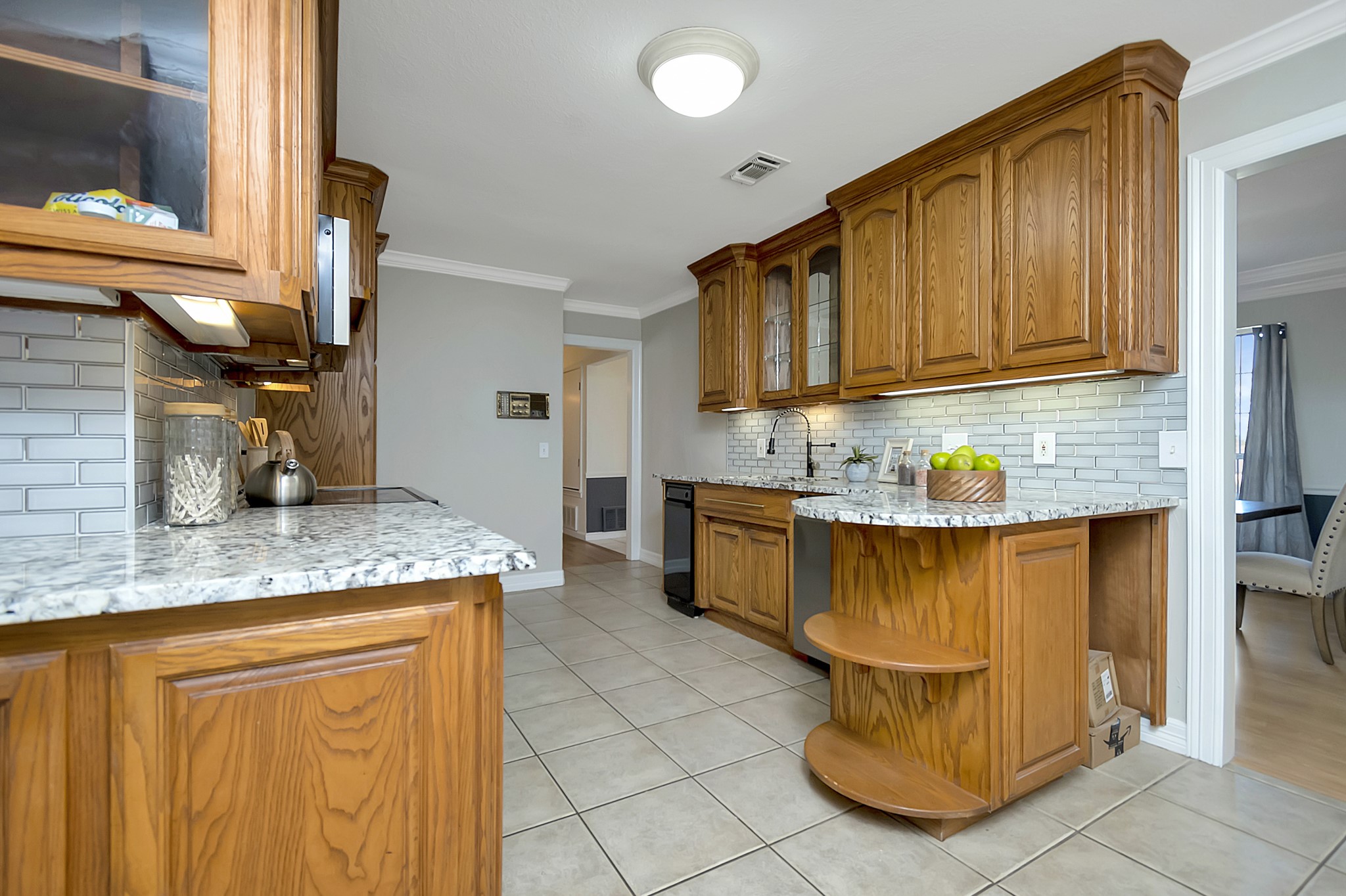 1042 Wilshire Drive