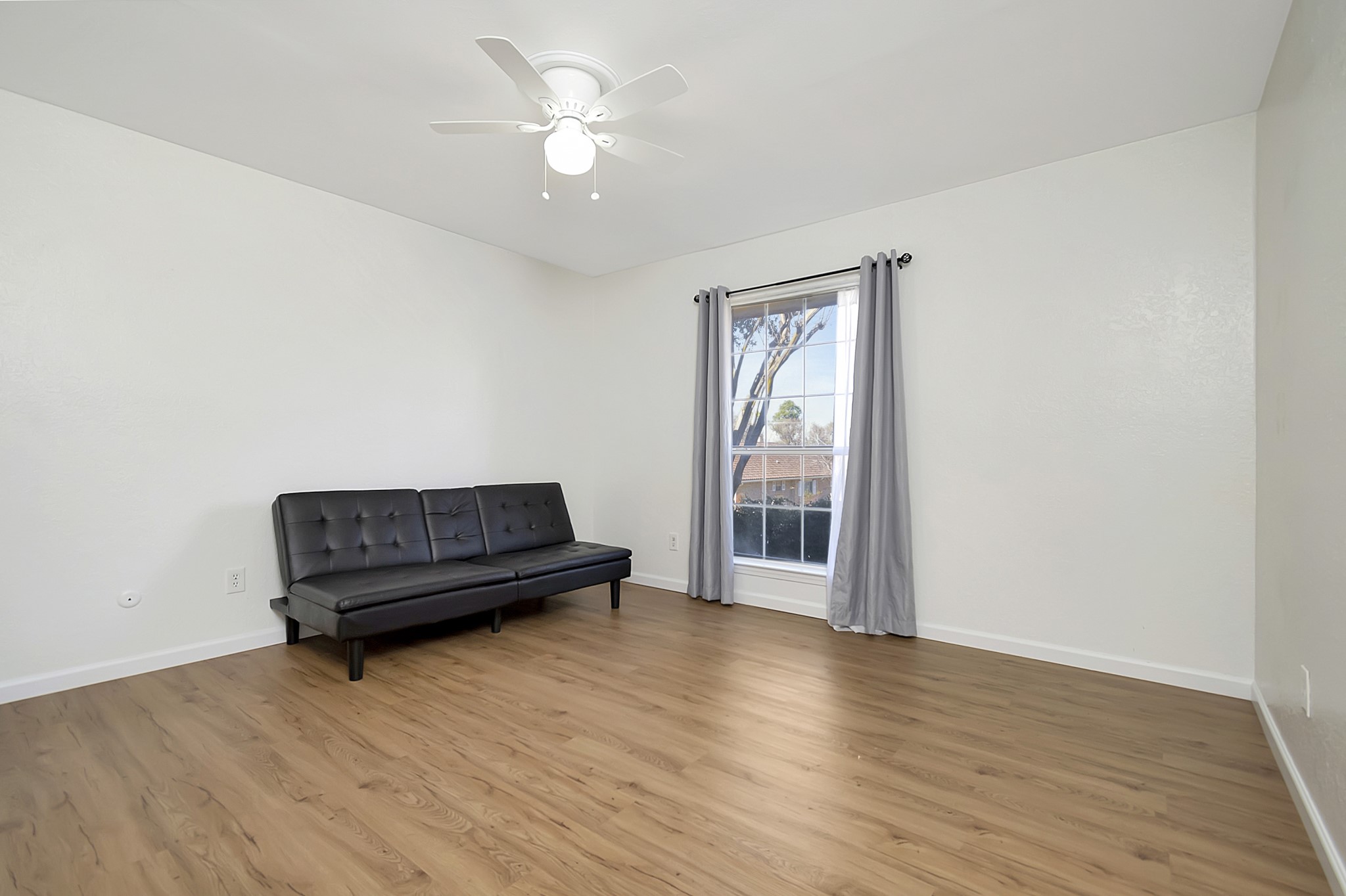 1042 Wilshire Drive