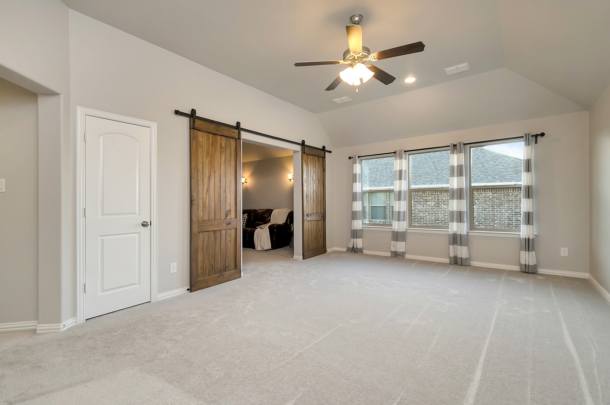 4229 Round Valley Lane