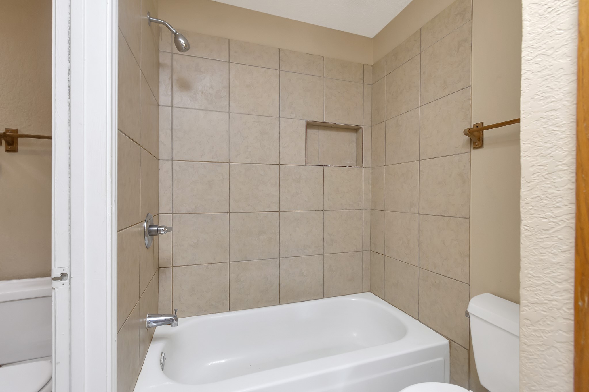 2922 Timothy Lane