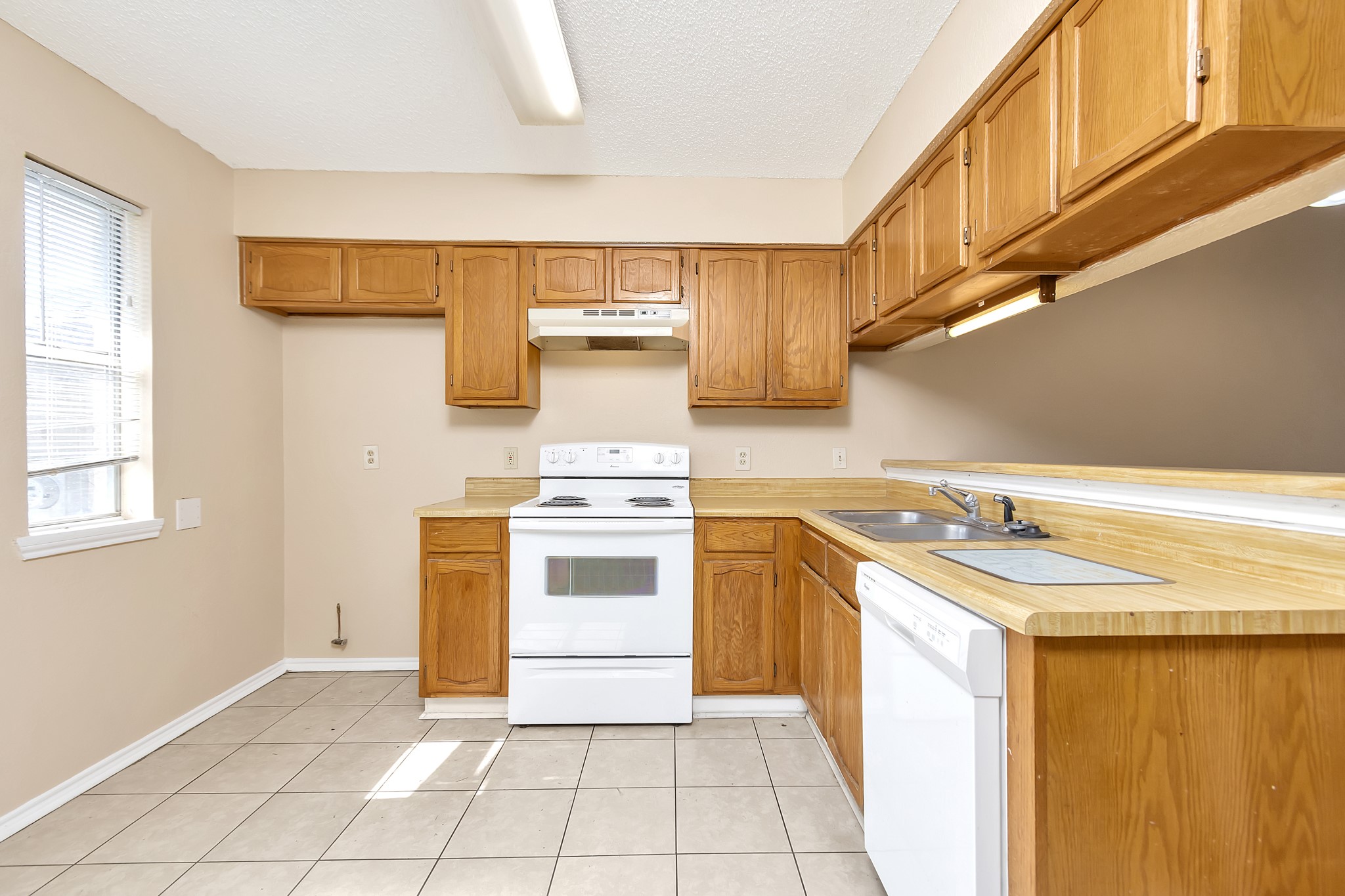 2922 Timothy Lane