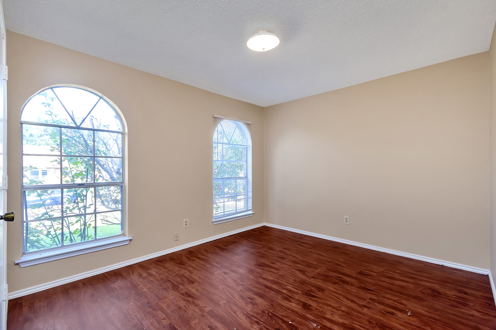 2922 Timothy Lane