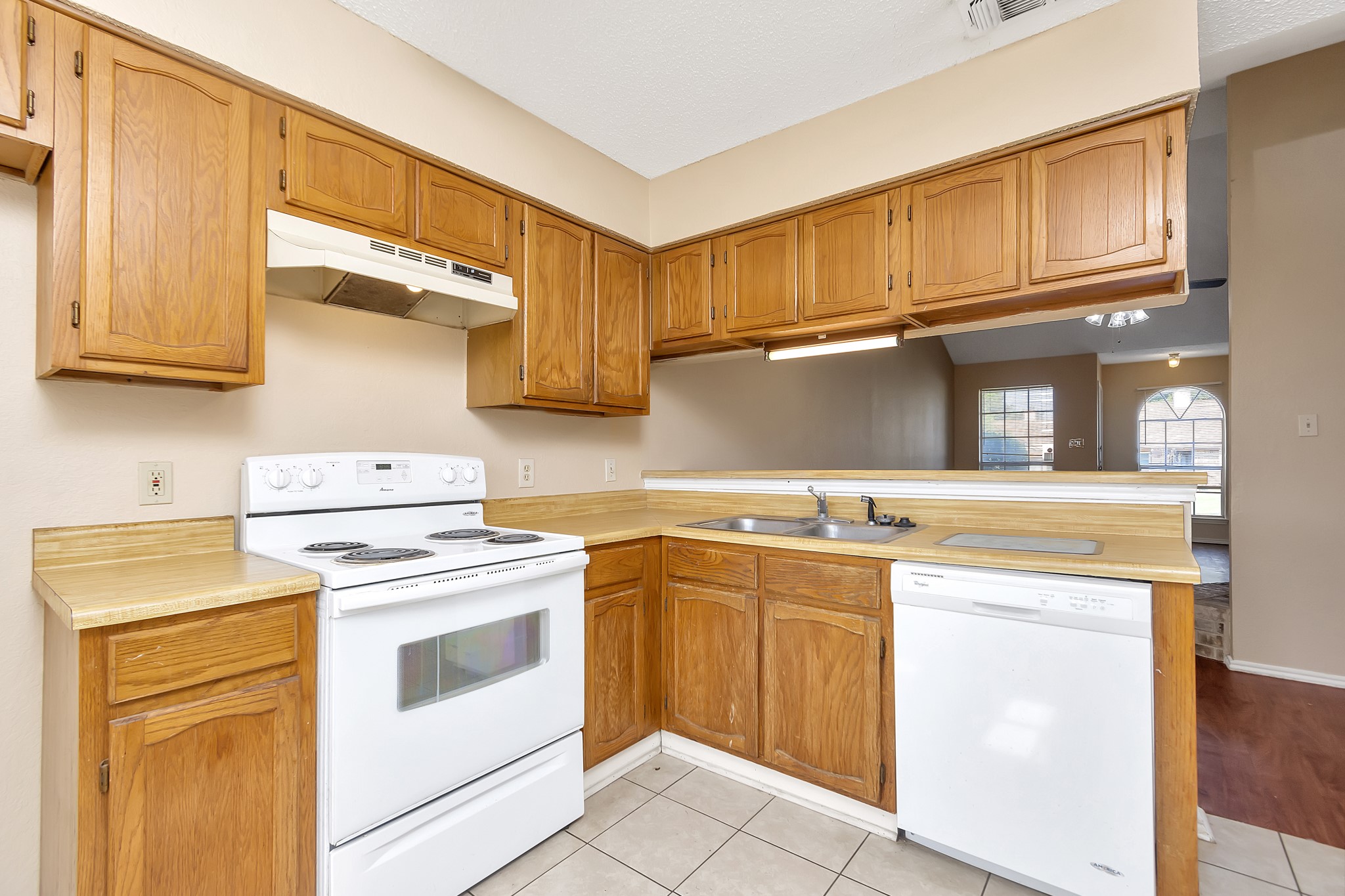 2922 Timothy Lane