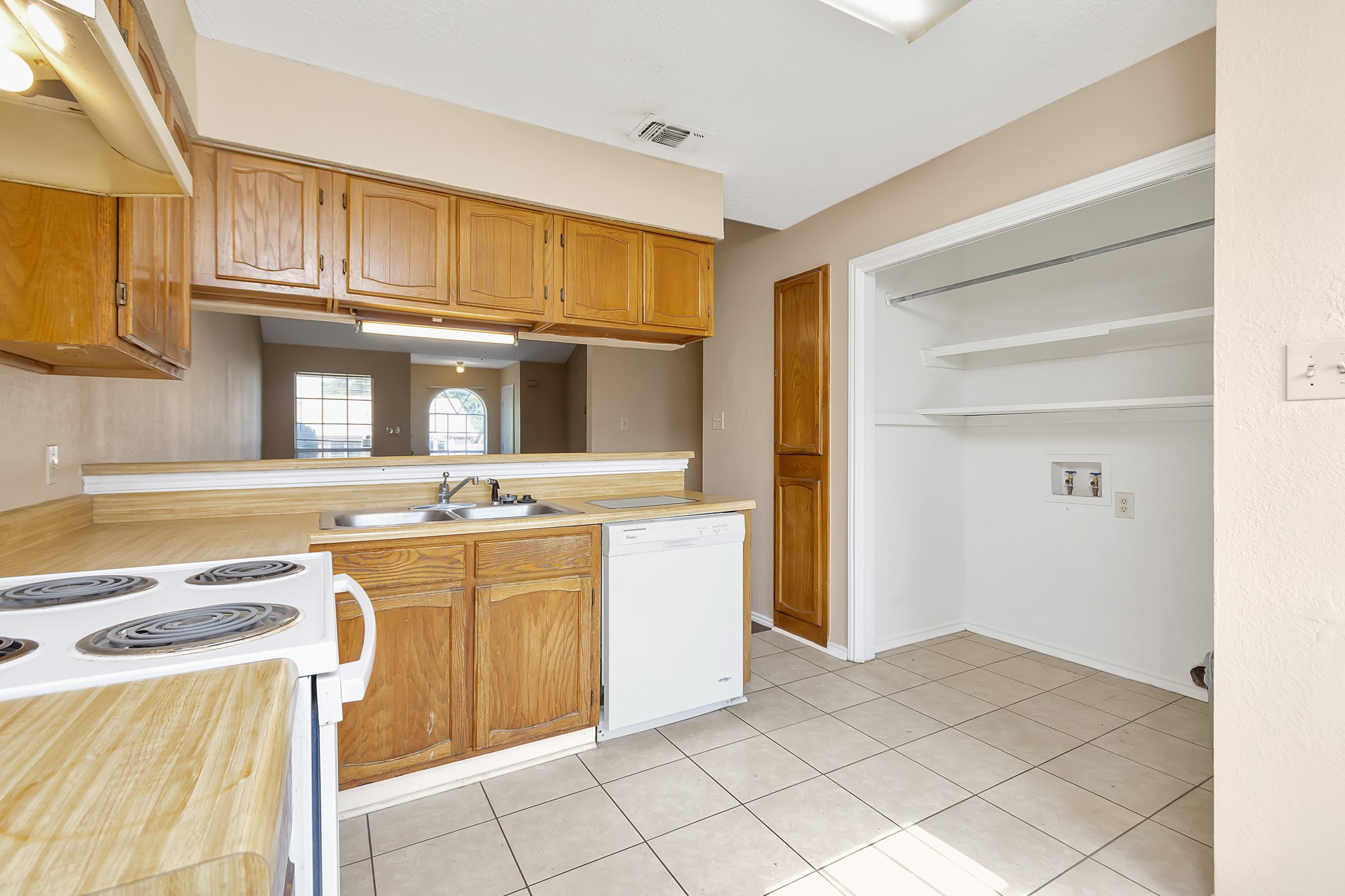 2922 Timothy Lane