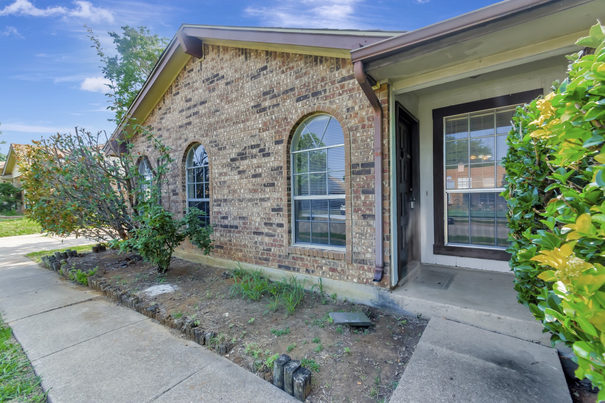 2922 Timothy Lane