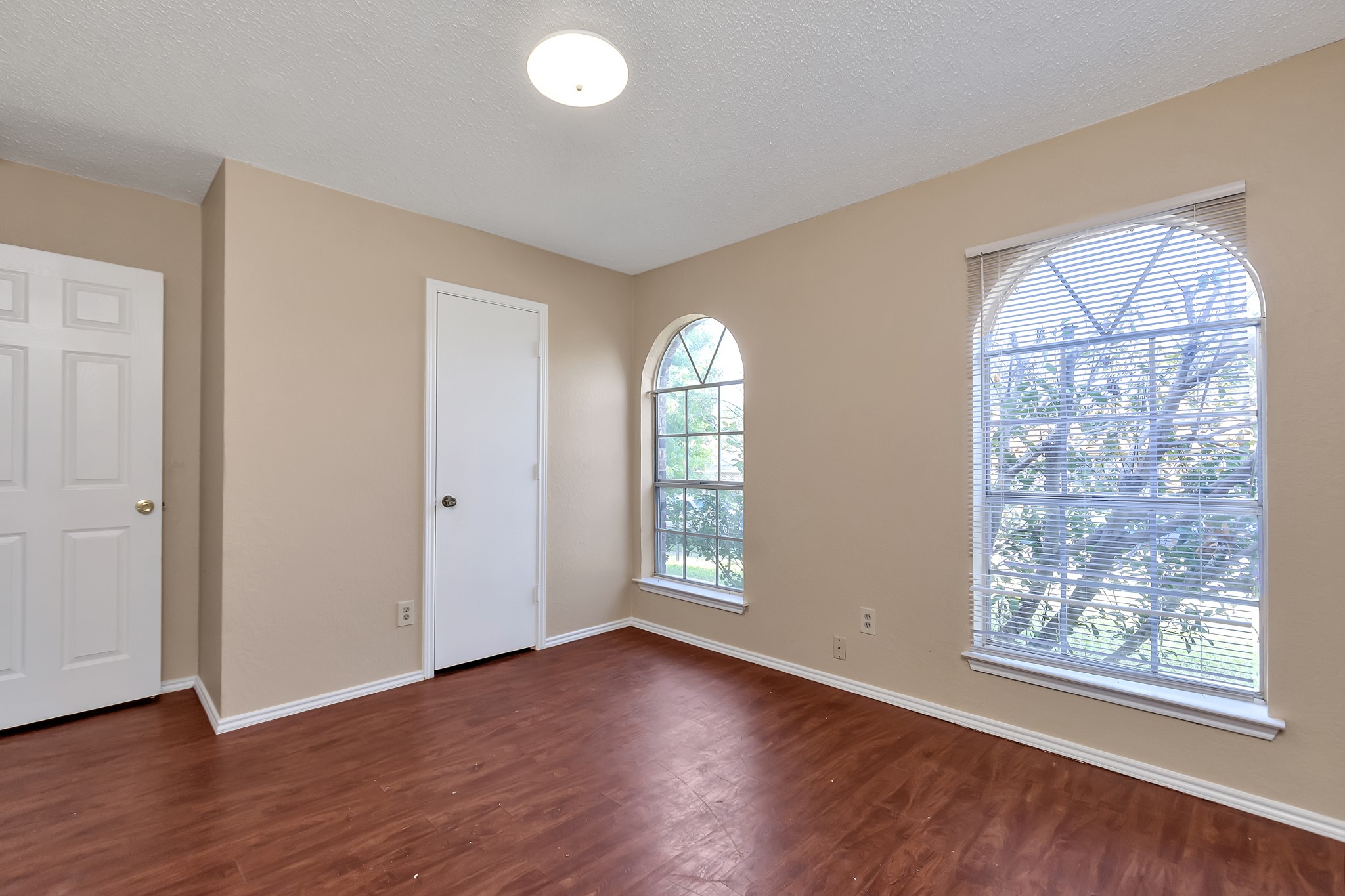 2922 Timothy Lane