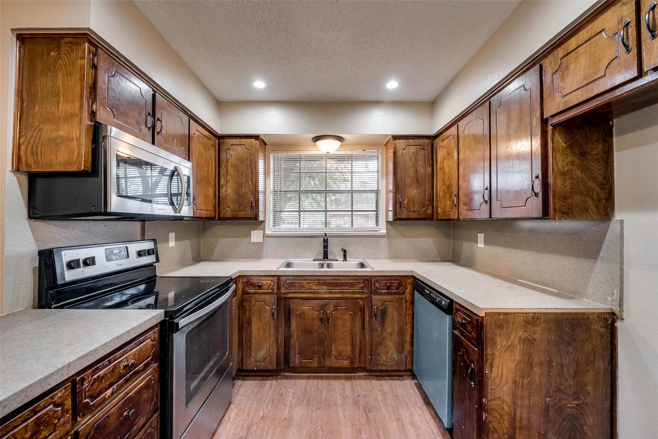 7621 & 7625 Evergreen Road