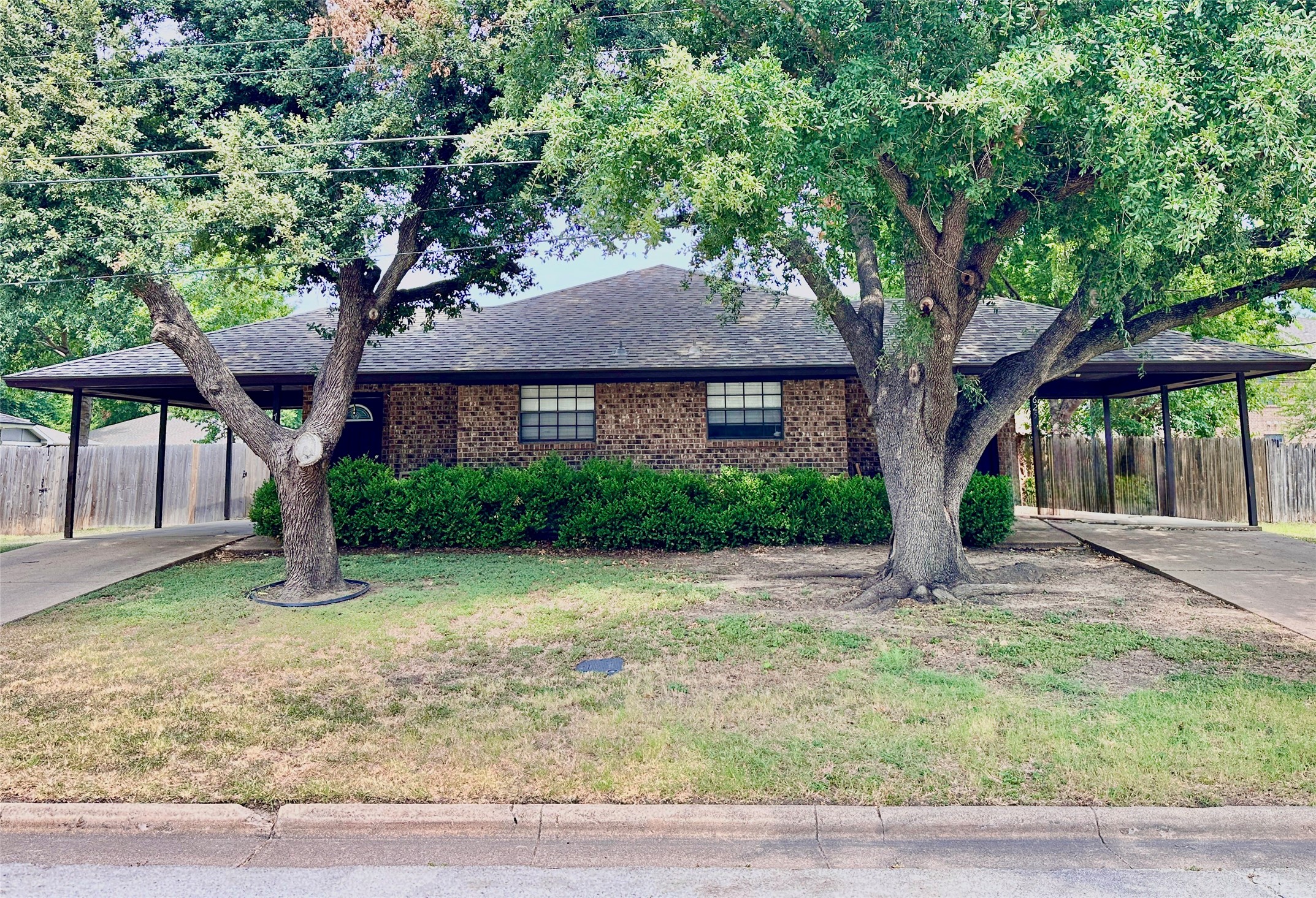 7621 & 7625 Evergreen Road