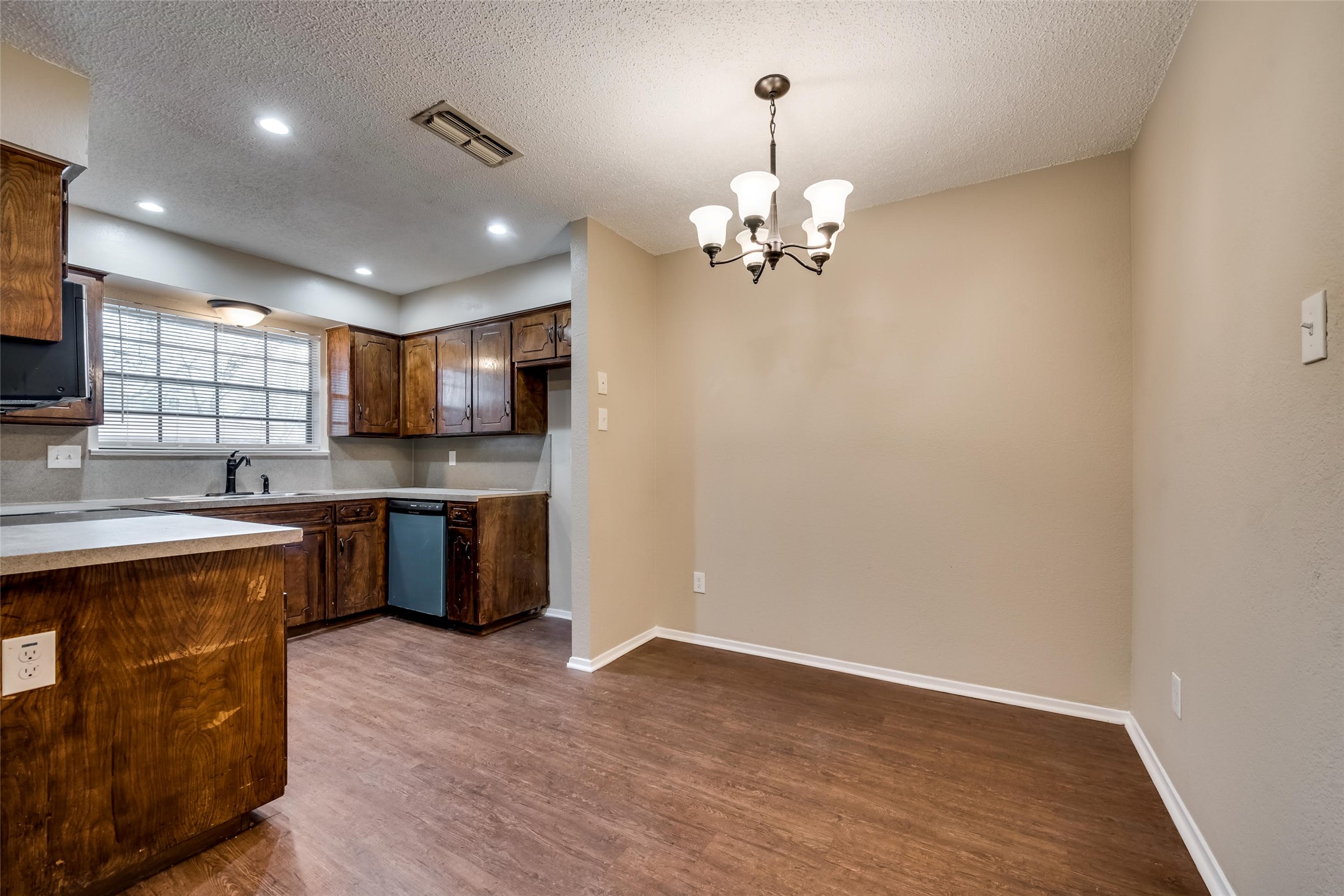 7621 & 7625 Evergreen Road