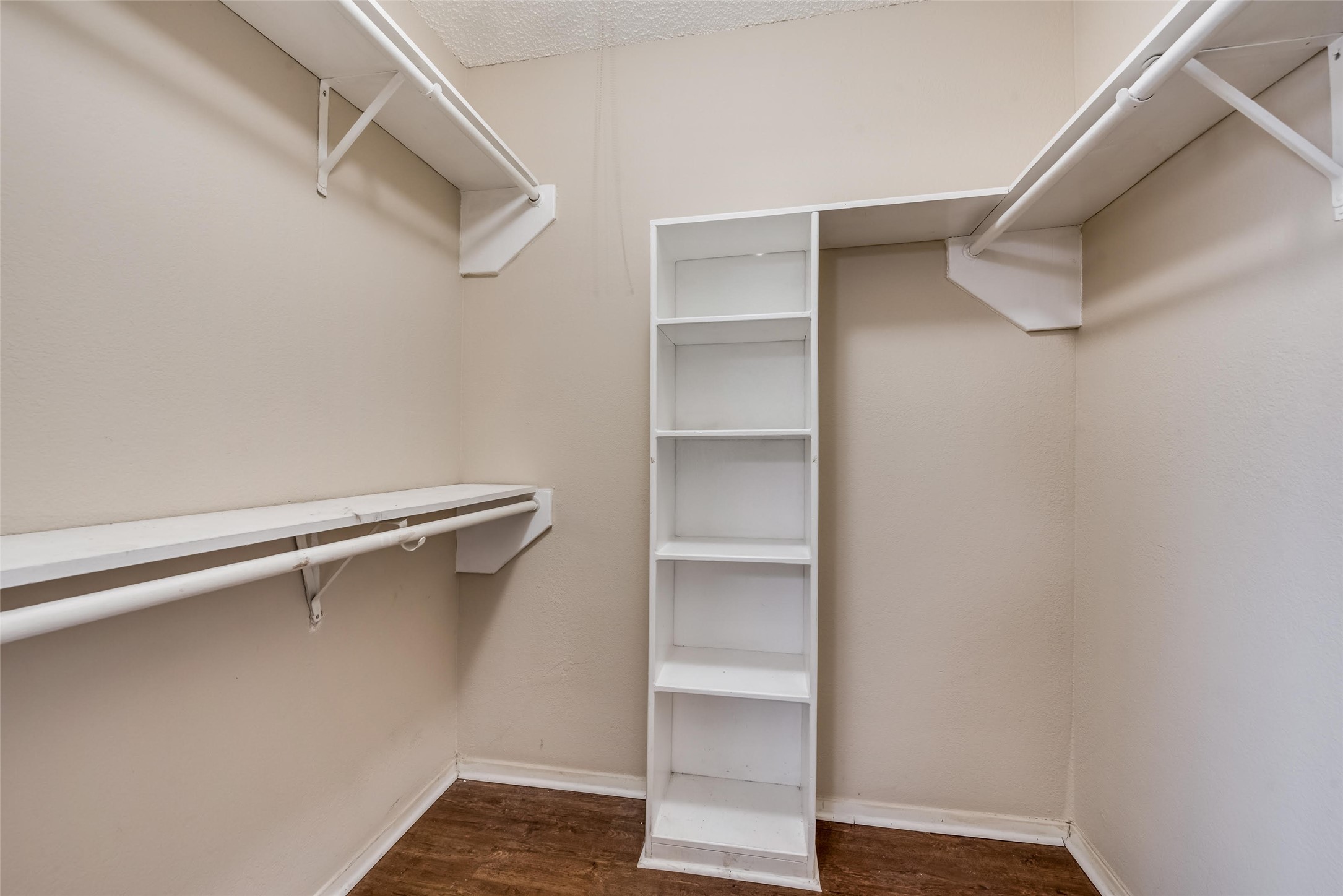 7621 & 7625 Evergreen Road