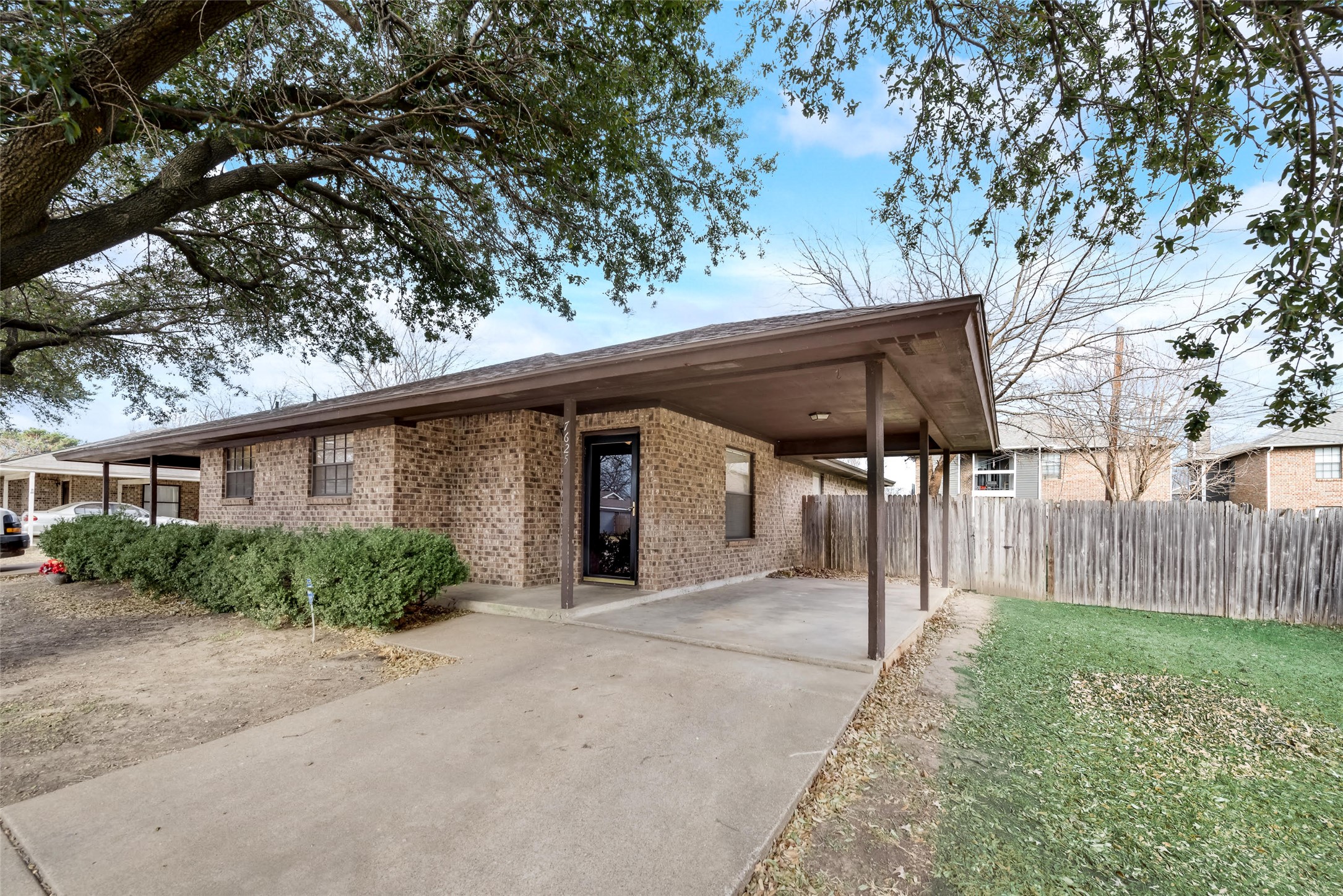 7621 & 7625 Evergreen Road