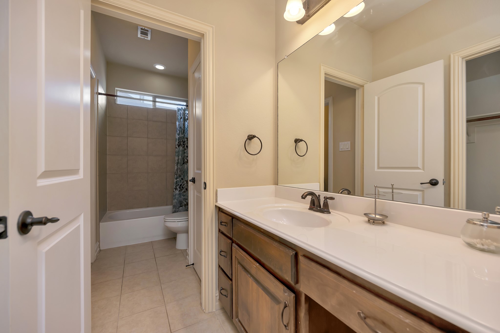 2548 Balmain Court