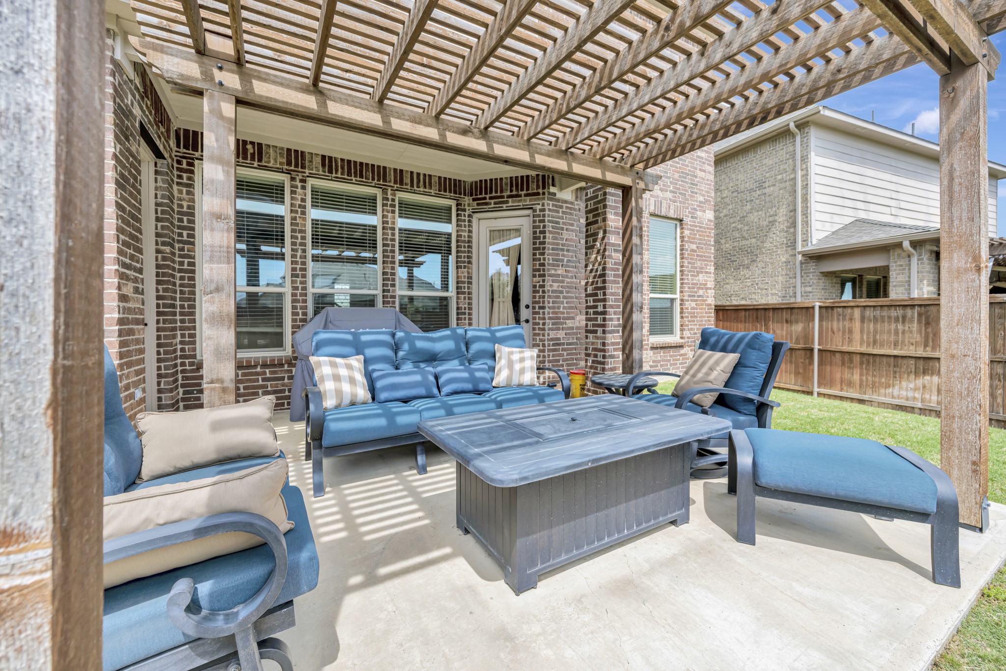 2548 Balmain Court