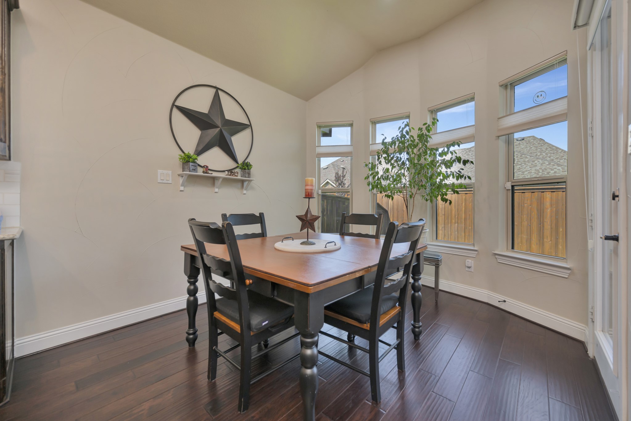 2822 Exeter Drive