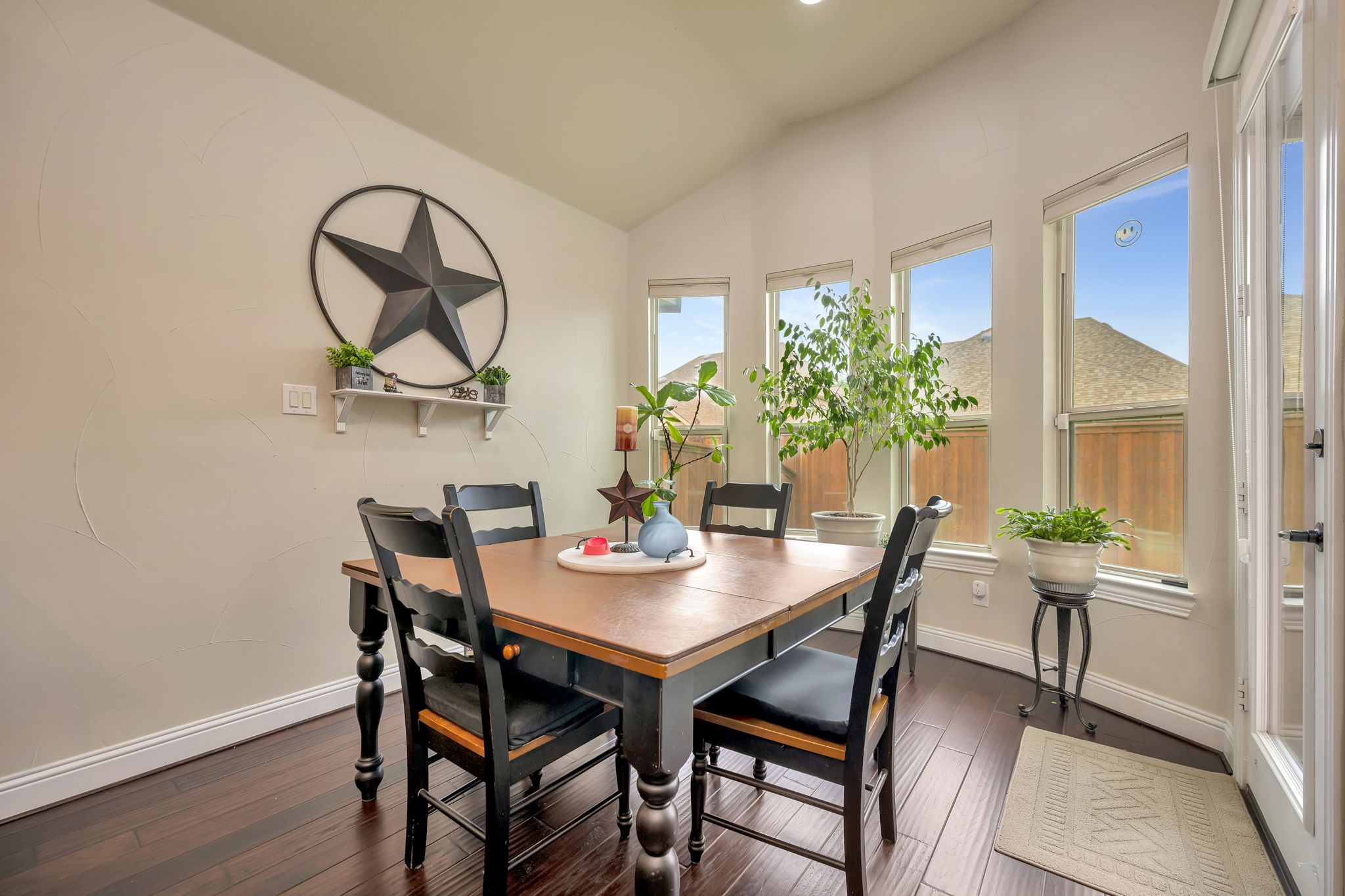 2822 Exeter Drive