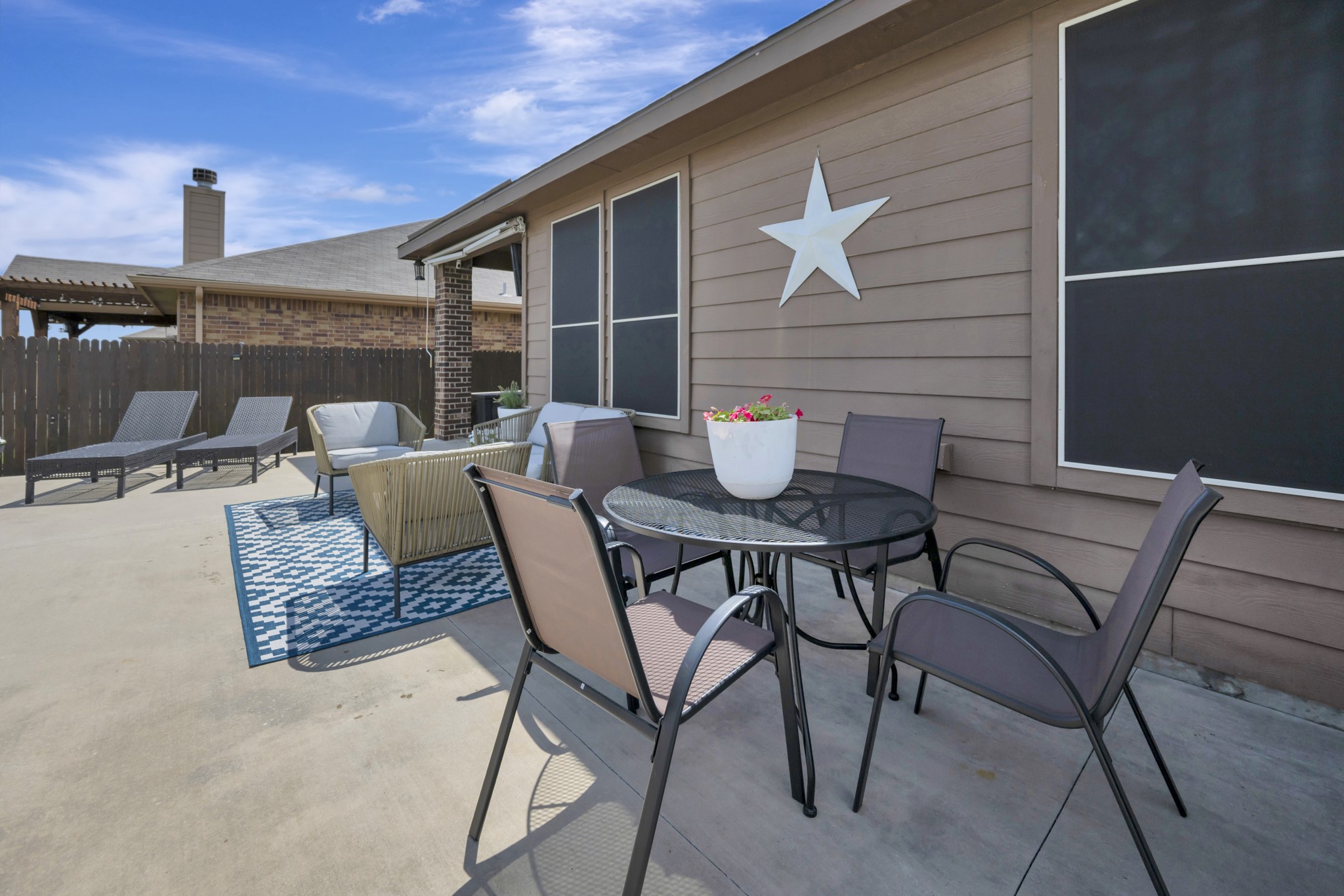15716 Oak Pointe Drive
